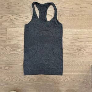 Lululemon gray tank
